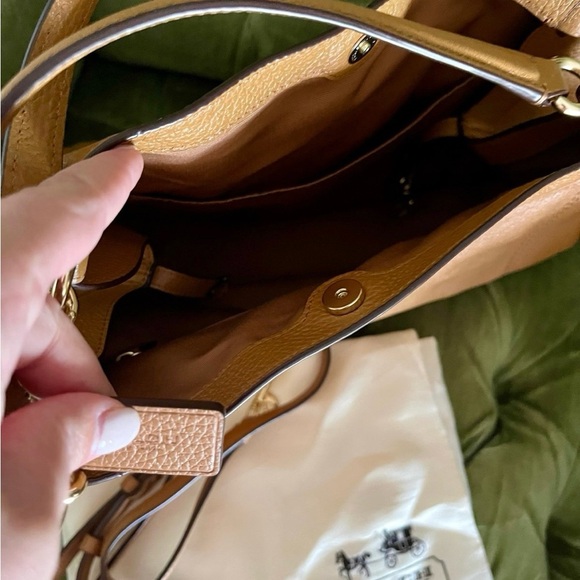 NWOT Tan Leather Coach Purse - Picture 4 of 5